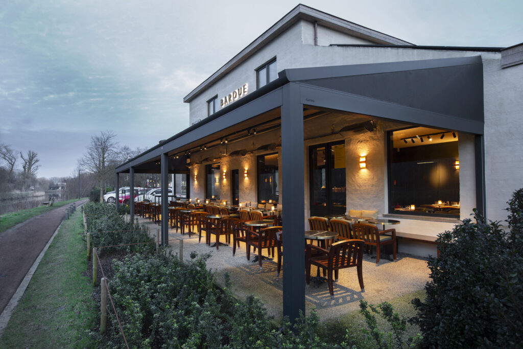 Brustor B128 XL | Kroezon Zonwerin | Pergola : Doekdak Photo B128XL Brustor - REF_2023BE26 (5)
