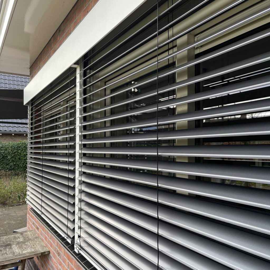 Roma Buitenjaloezieën | Lamellen zonwering | Bouwdepot Zonwering