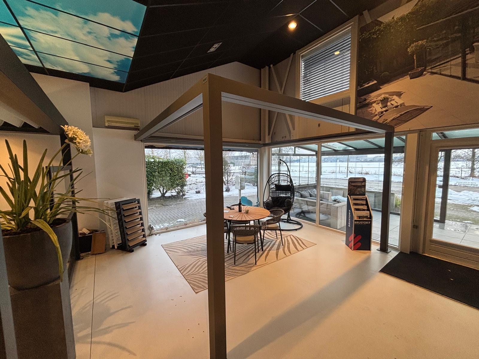 Kroezon showroom deals f95009aa-815e-42da-867e-9043ce650c47