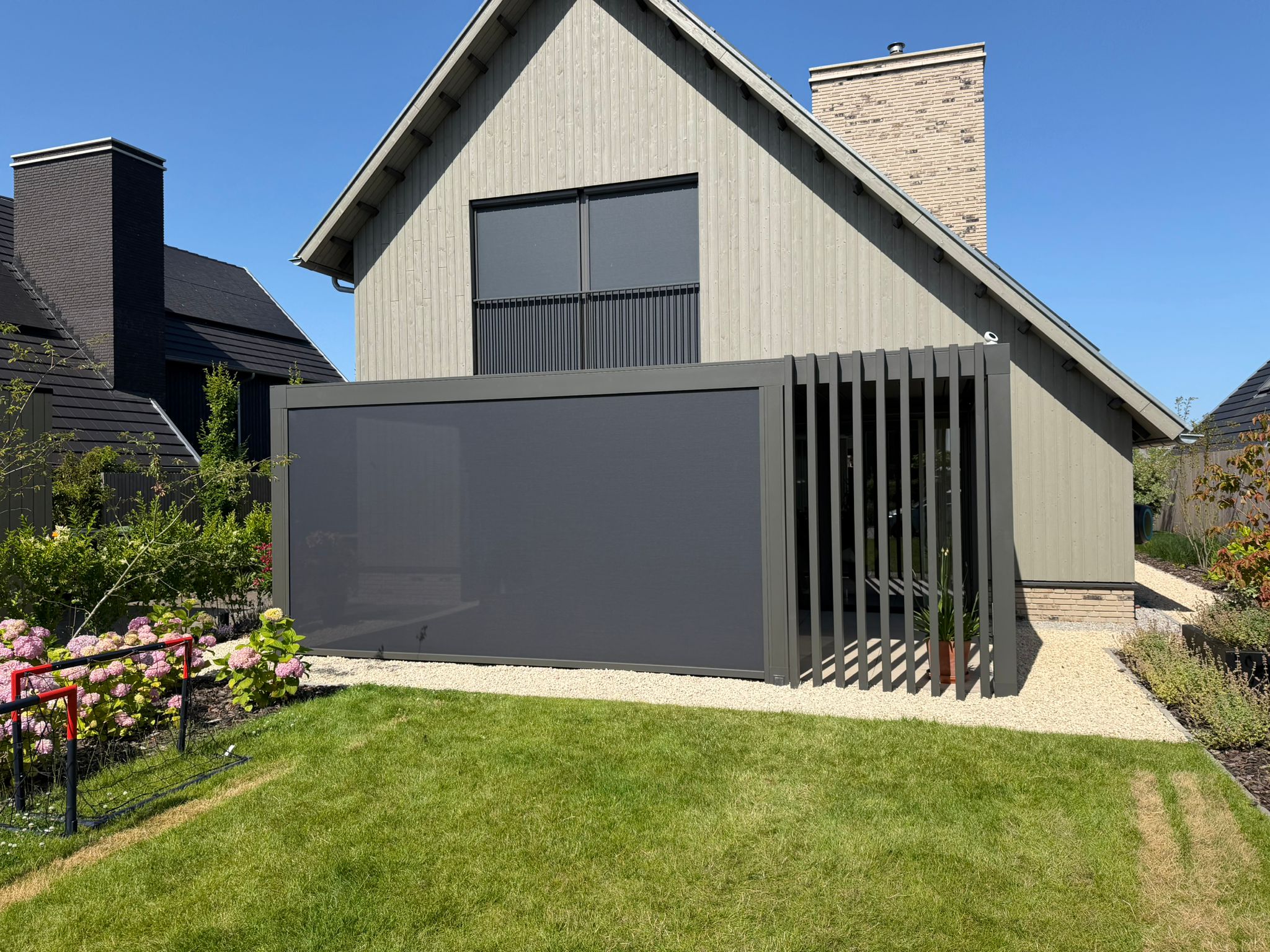 Pratic lamellendak : Ray : Zipscreen : Windbreker : Eelderwolde : Kroezon Zonwering & Terrasoverkappingen Eelderwolde