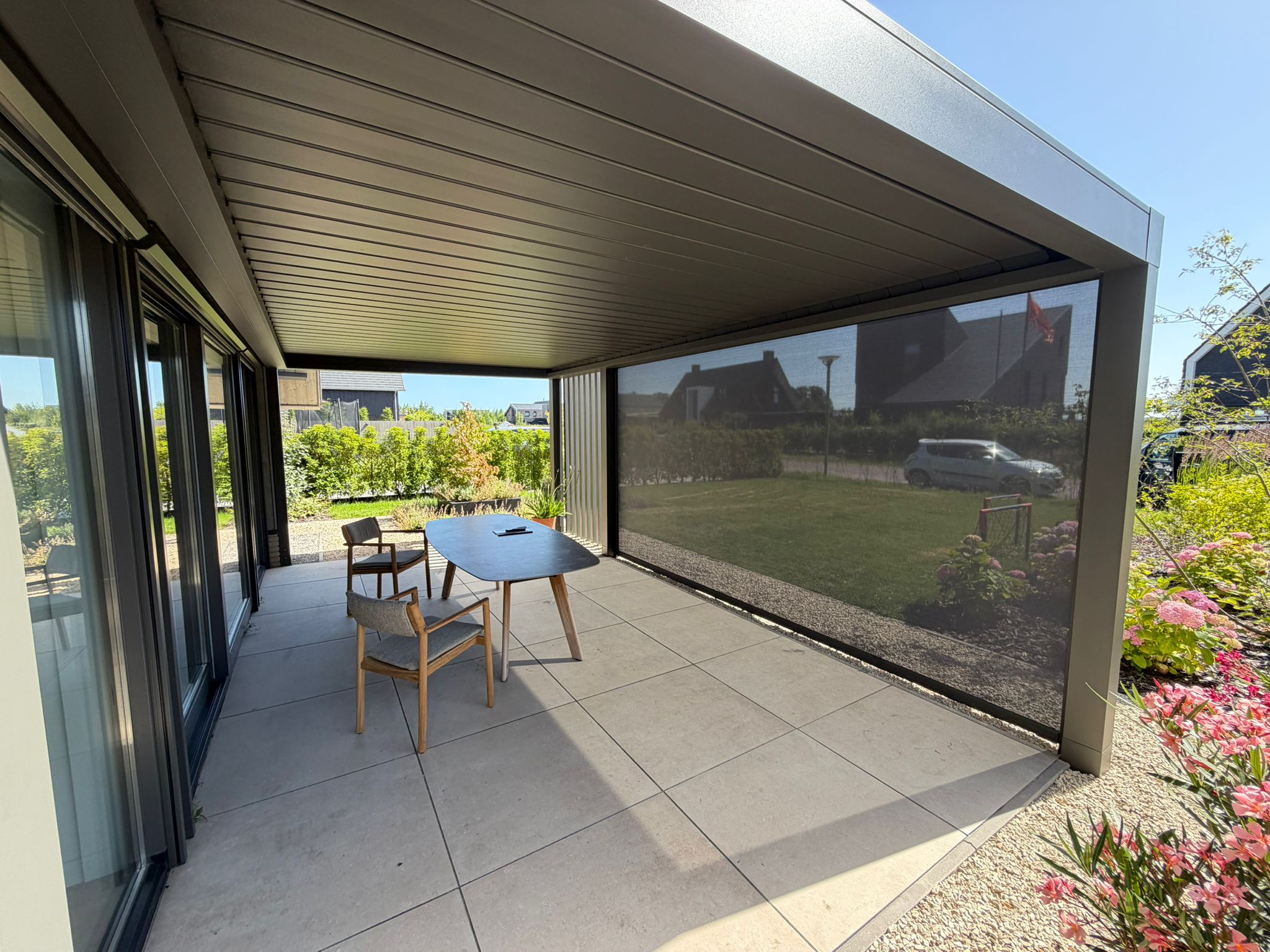 Pratic lamellendak : Ray : Zipscreen : Windbreker : Eelderwolde : Kroezon Zonwering & Terrasoverkappingen Eelderwolde