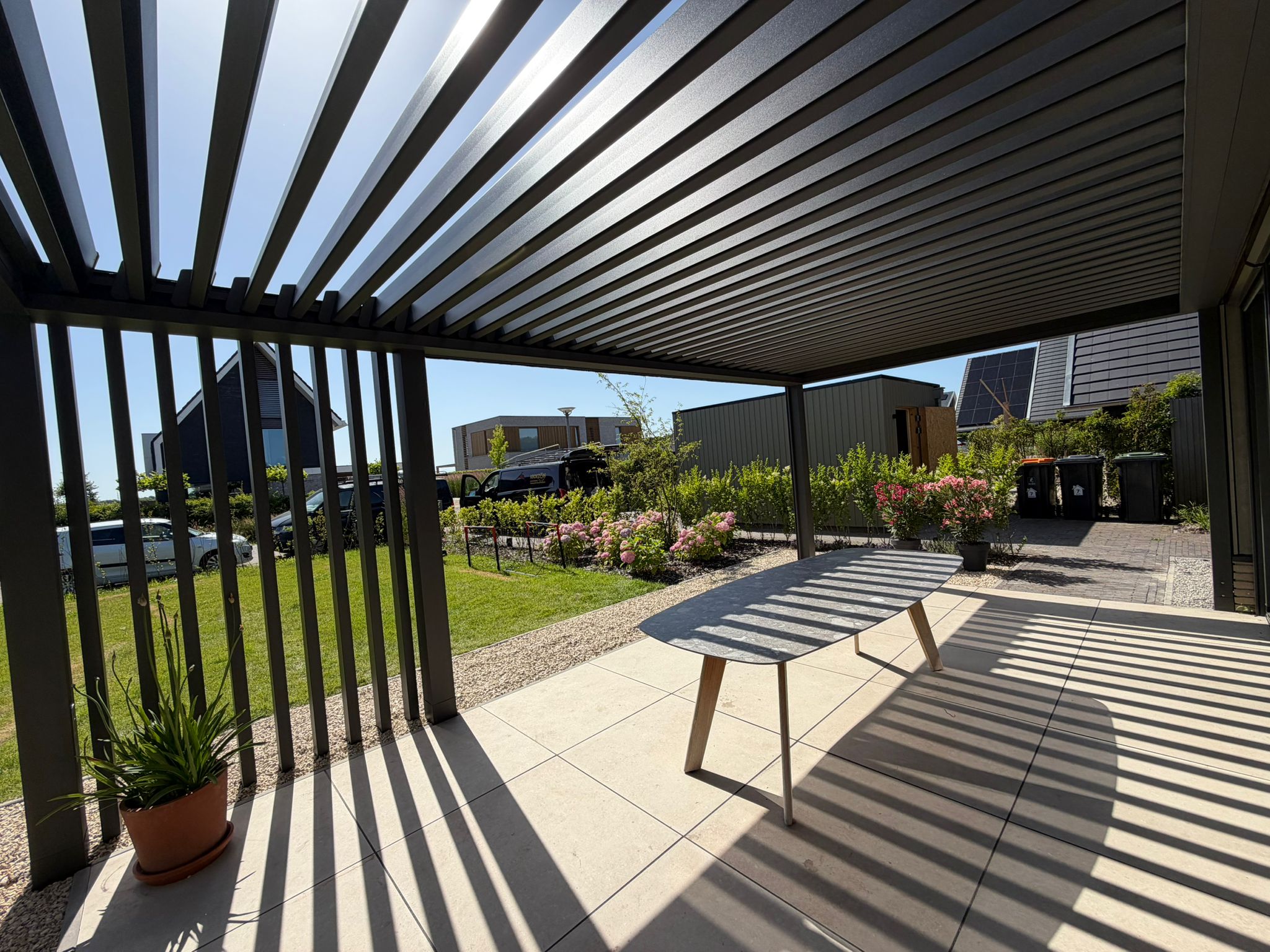 Pratic lamellendak : Ray : Zipscreen : Windbreker : Eelderwolde : Kroezon Zonwering & Terrasoverkappingen Eelderwolde